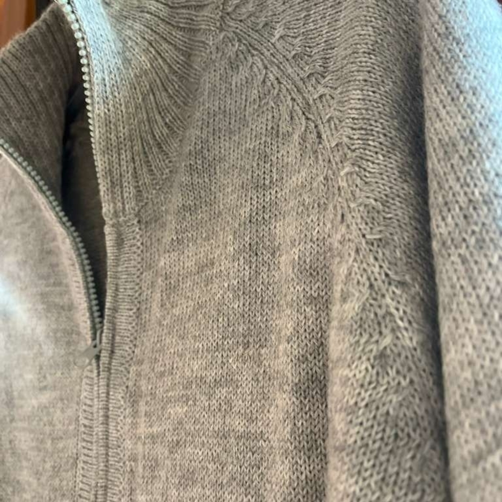 Men's Stylish Gray Zip-Up Sweater